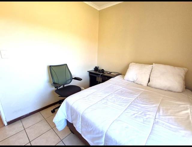 2 BEDROOM APARTMENT FOR SALE IN MOOIKLOOF RIDGE ESTATE